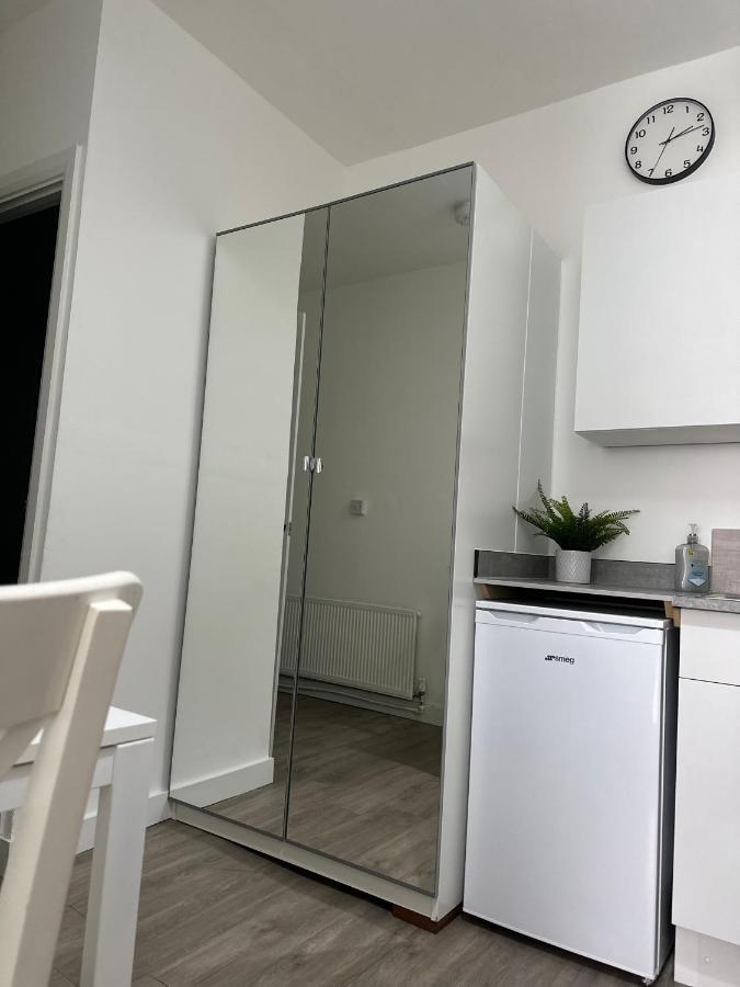 High Barnet Studio Flat 아파트 외부 사진